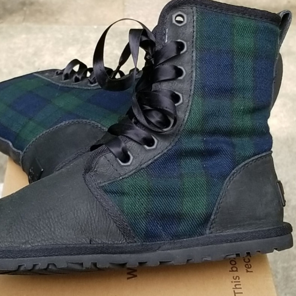 UGG LACE UP BOOTS